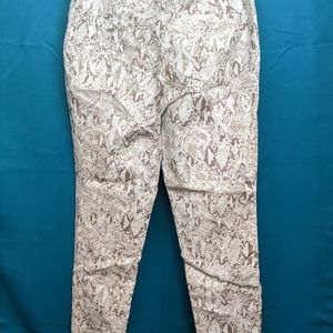 Calvin Klein ankle pants. Size 6